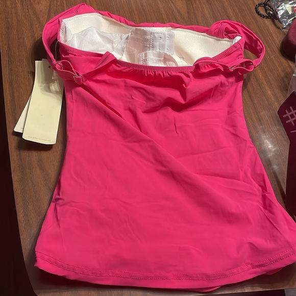 Profile by Gottex Hot Pink Underwire Tankini
Top - Picture 7 of 8